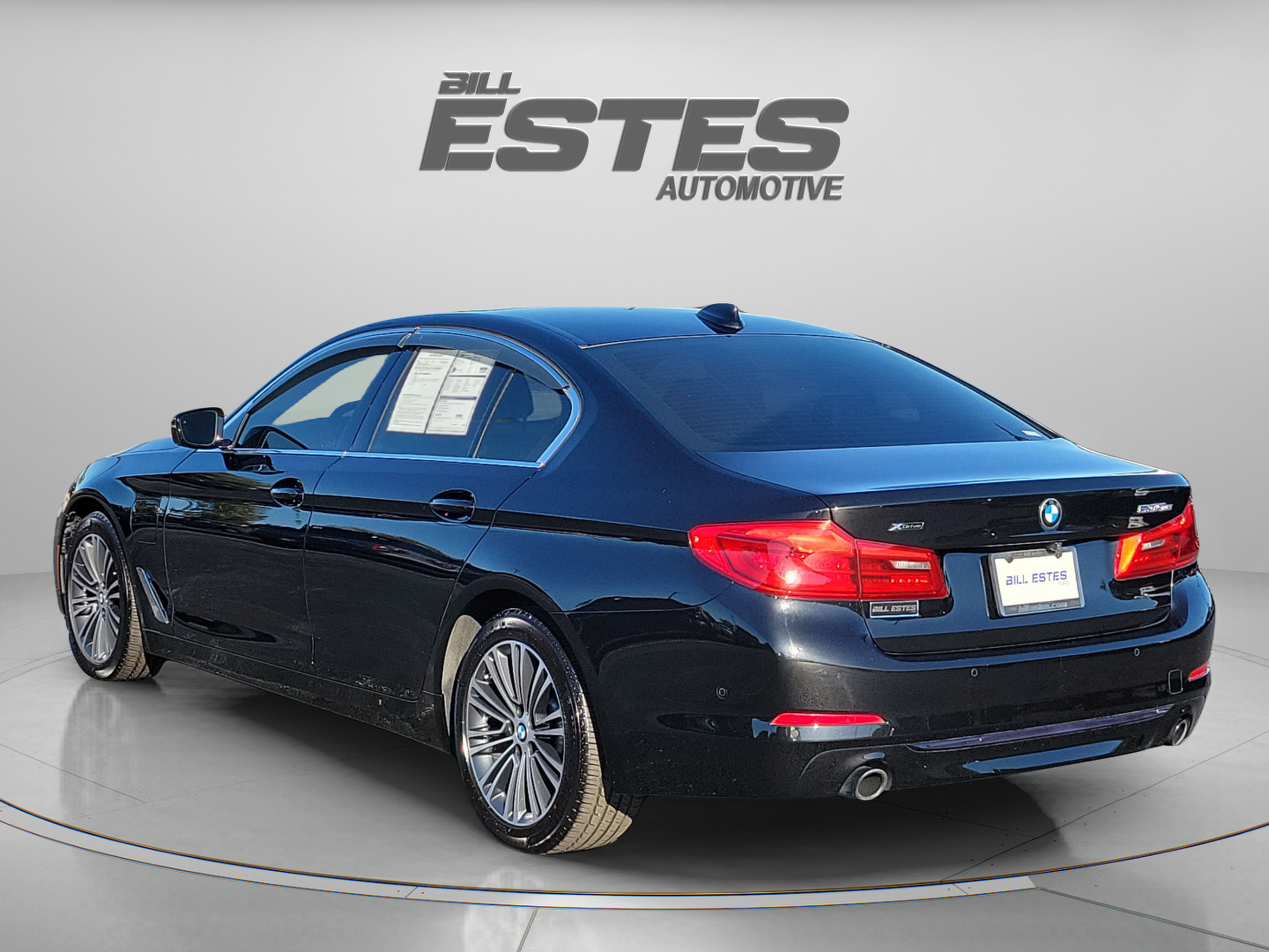 Used 2020 BMW 530e xDrive w/ Premium Package AWD/4WD image 2