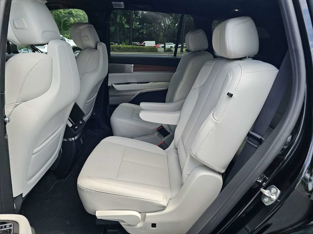New 2027 Cadillac Vistiq Sport AWD/4WD image 15