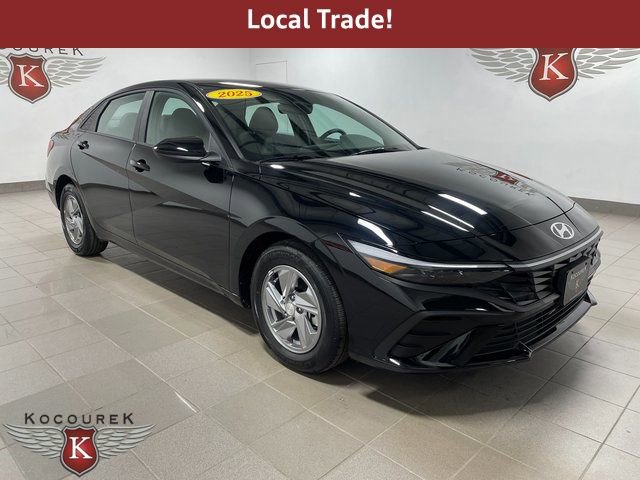 Used 2025 Hyundai Elantra SE