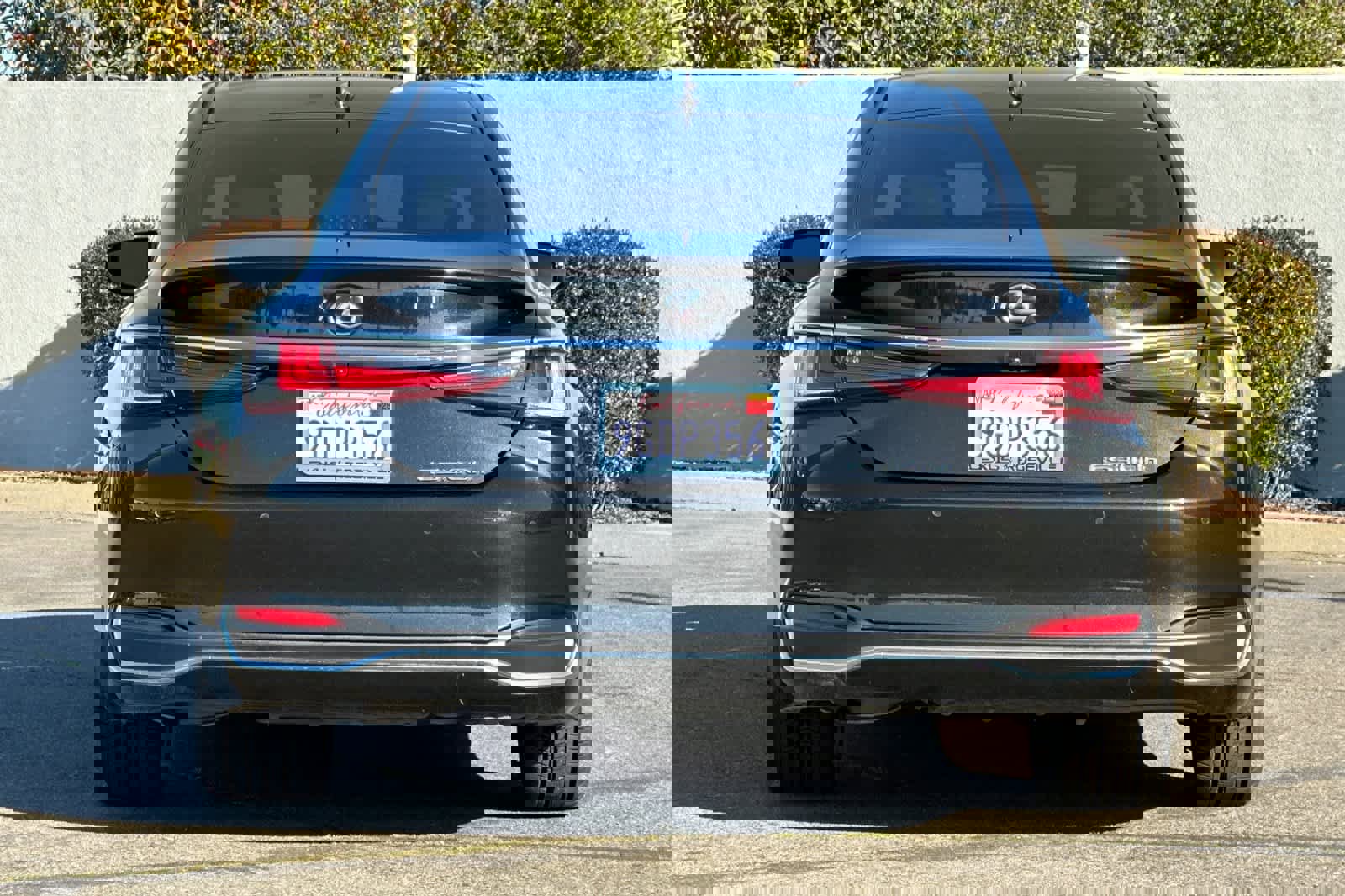 Used 2023 Lexus ES 300h w/ Premium Package image 8