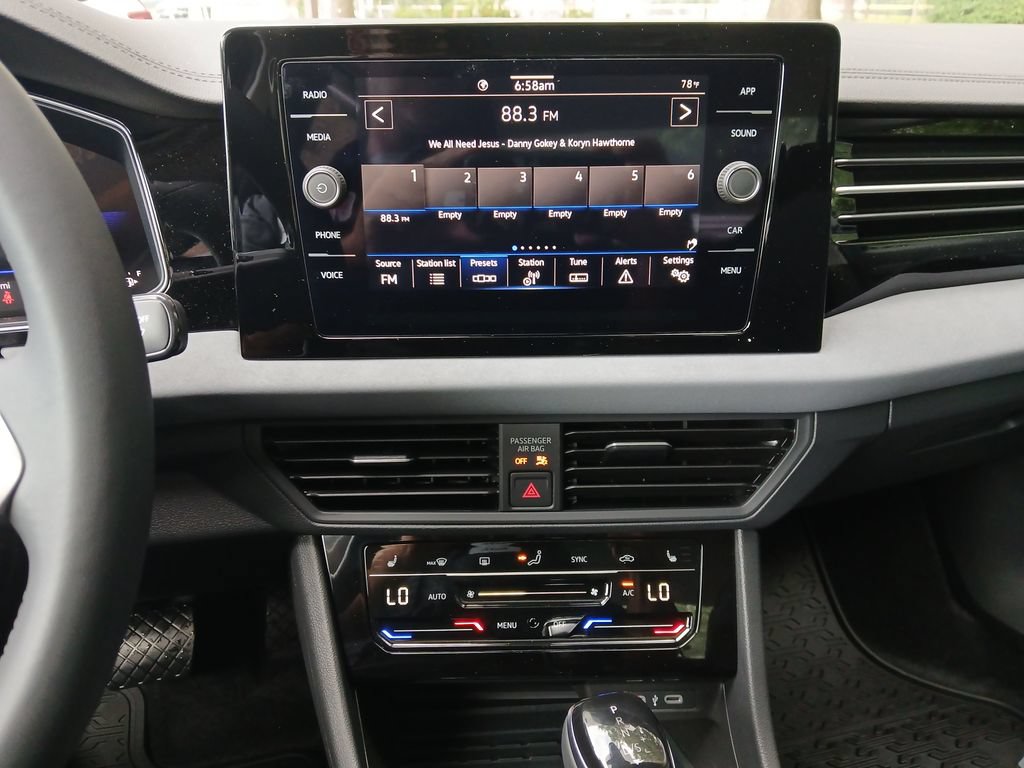 New 2026 Volkswagen Jetta SE FWD image 18