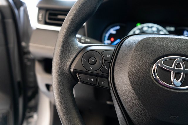 Used 2025 Toyota RAV4 XLE image 20