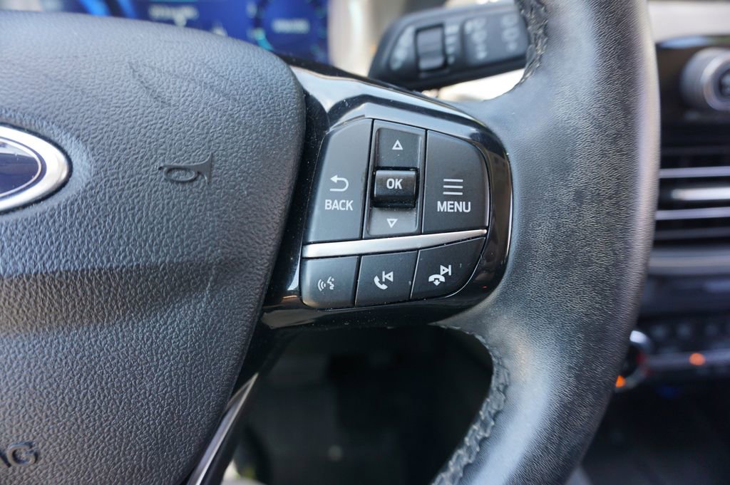 Used 2022 Ford Escape SEL w/ Technology Package AWD/4WD image 9