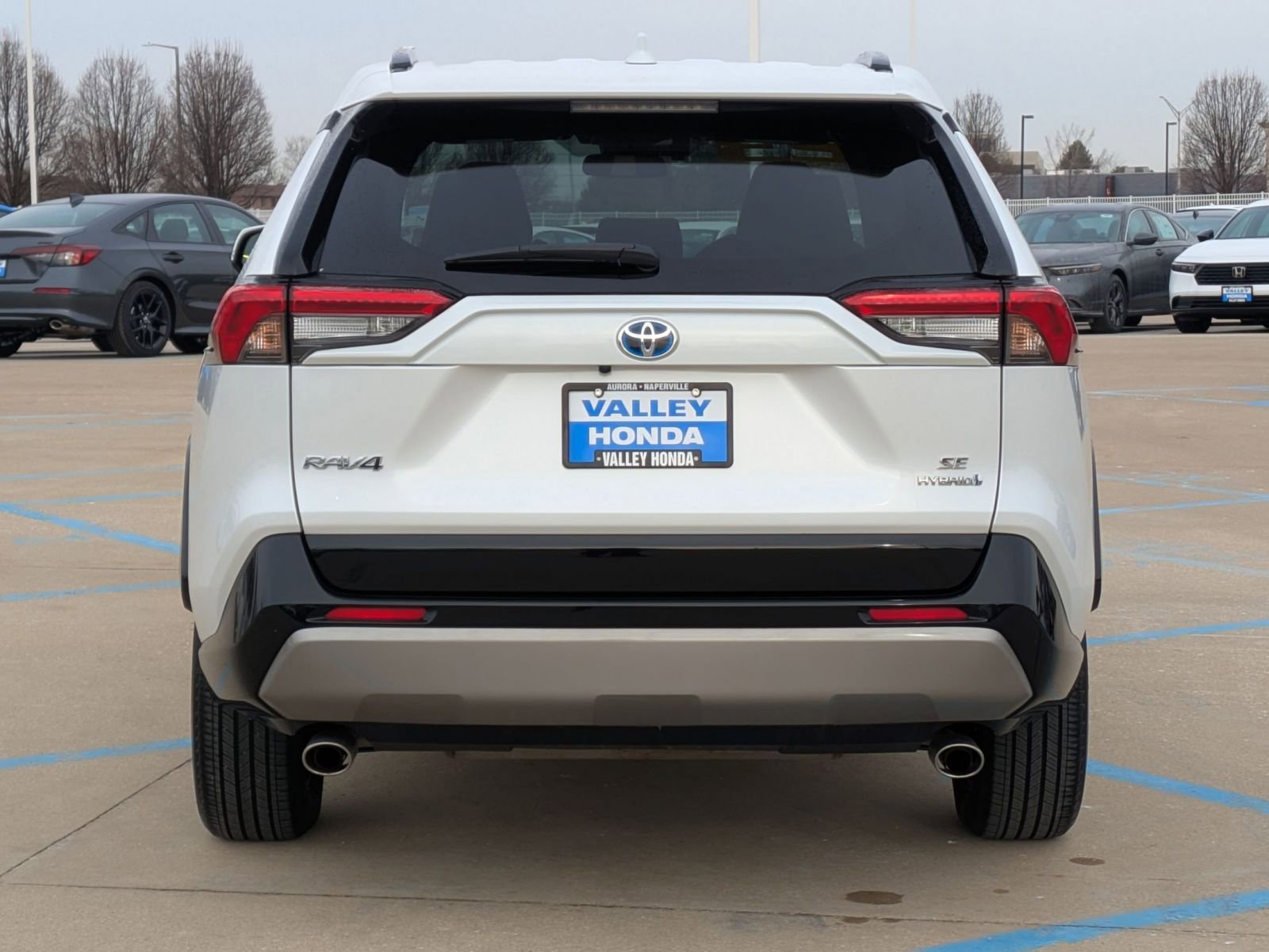 Used 2023 Toyota RAV4 SE w/ Convenience Package image 7