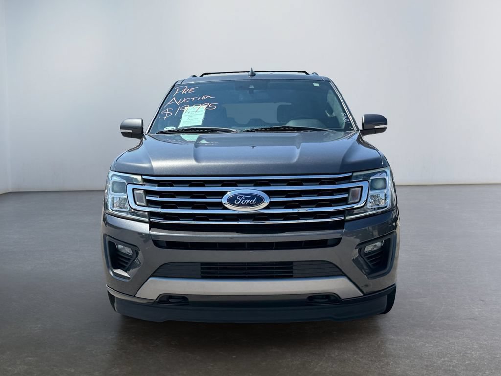 Used 2018 Ford Expedition XLT w/ Equipment Group 202A AWD/4WD image 8