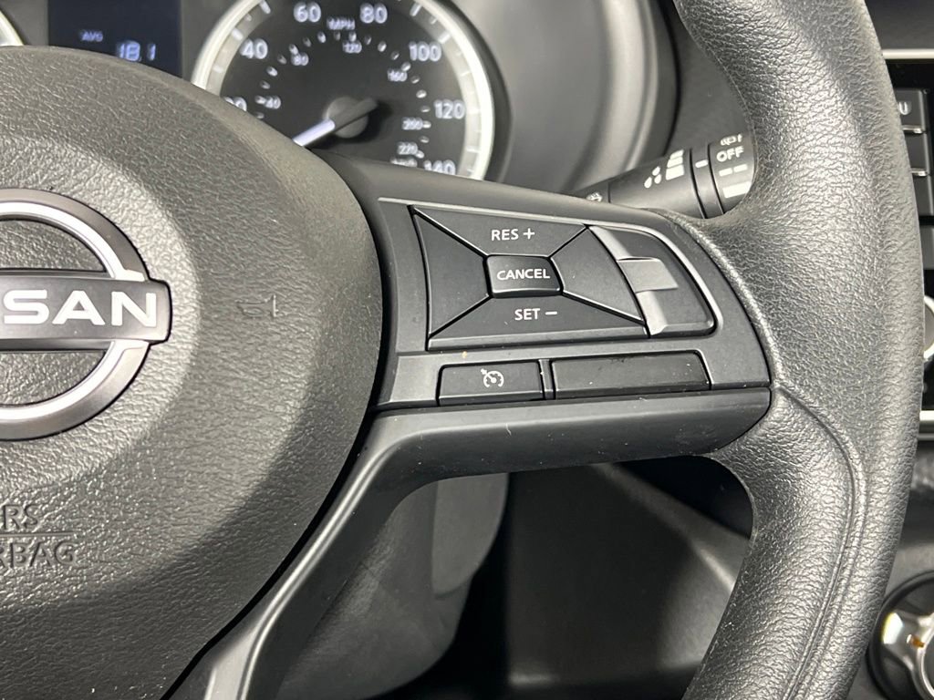 Used 2025 Nissan Kicks Play S image 10