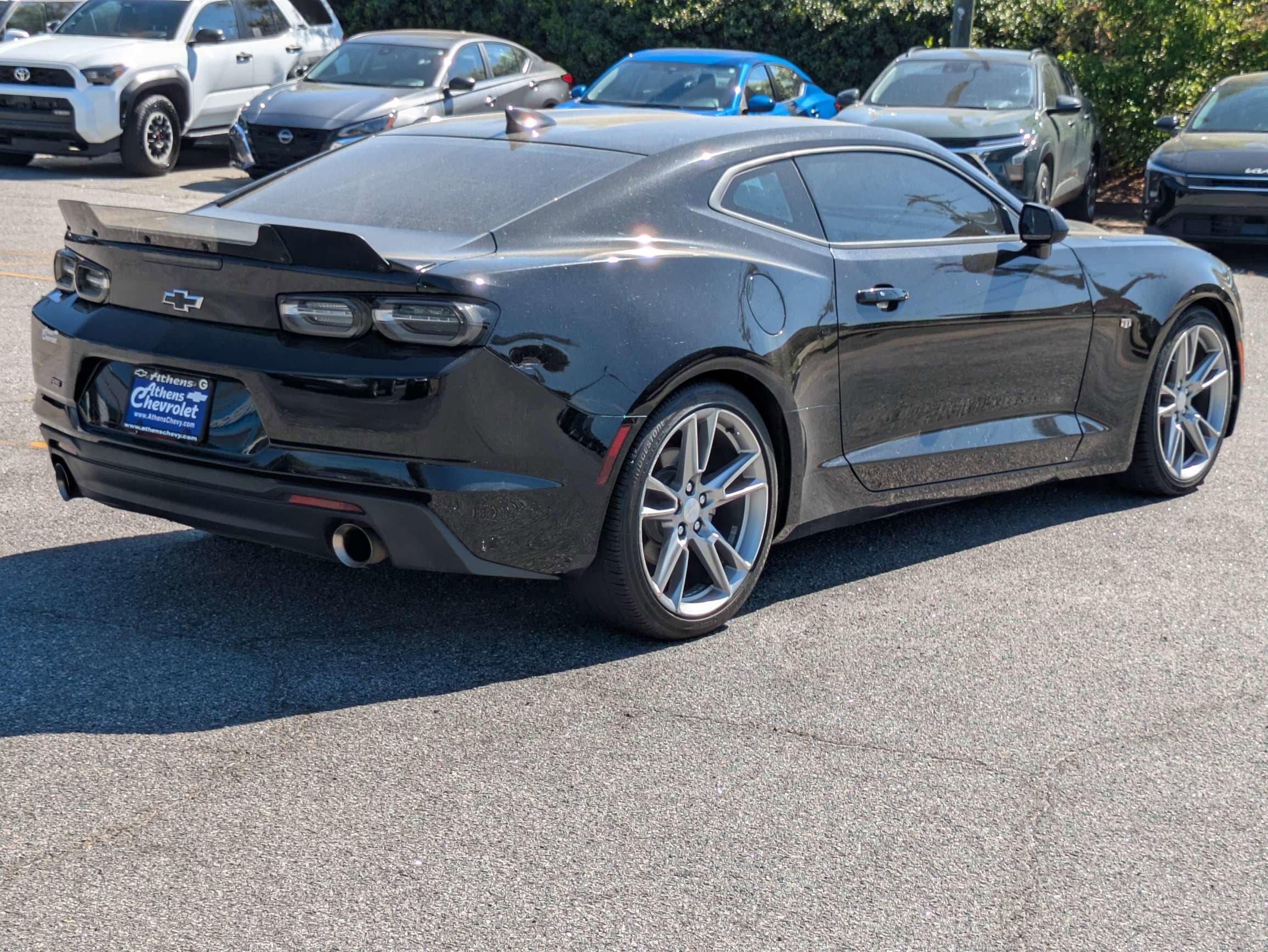 Used 2021 Chevrolet Camaro LT w/ RS Package RWD image 4