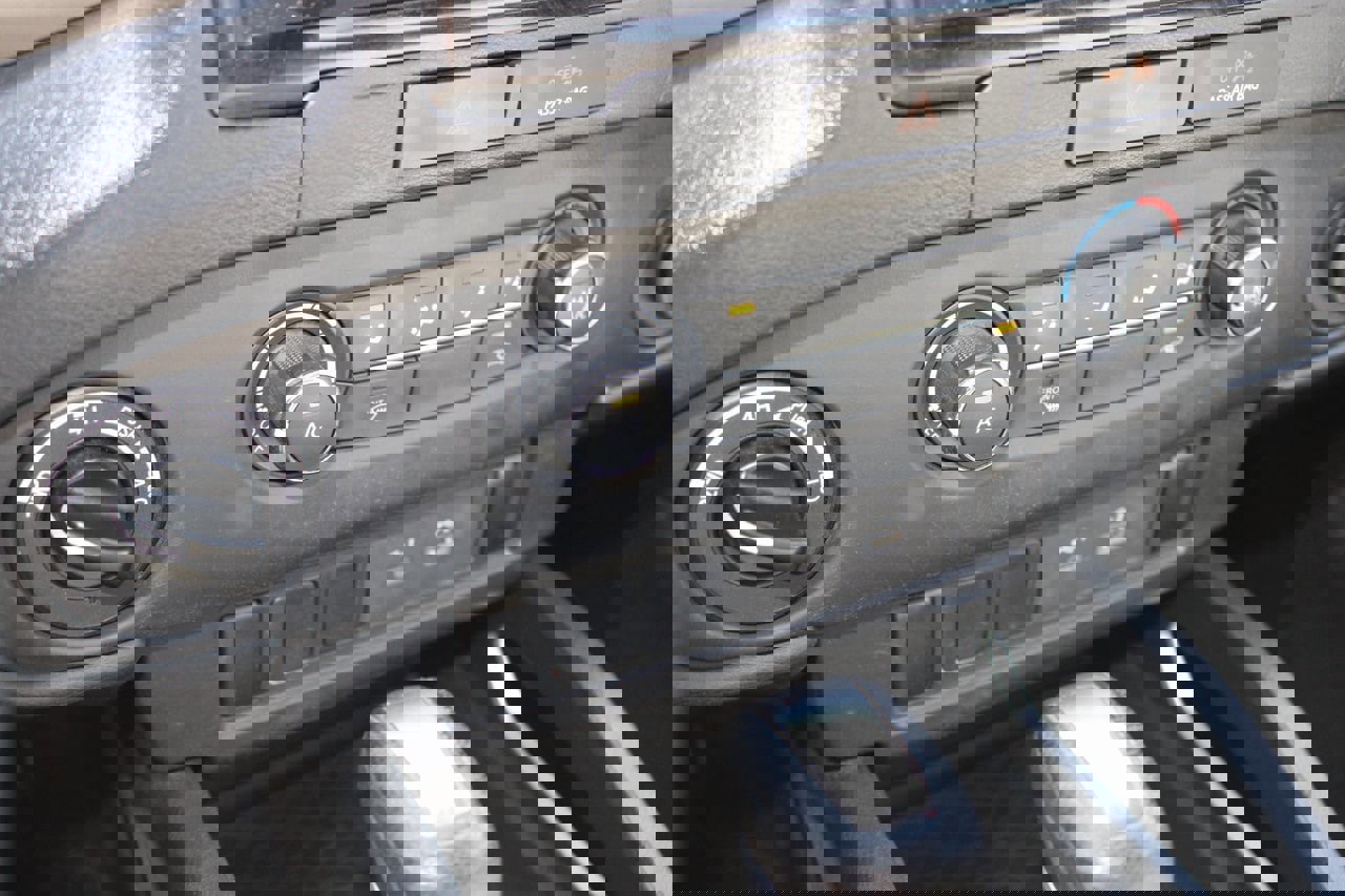 Used 2023 Nissan Frontier SV image 22