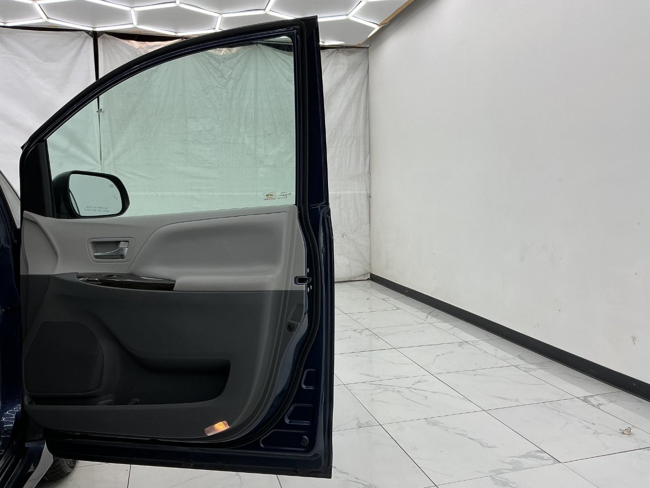 Used 2020 Toyota Sienna XLE AWD/4WD image 19