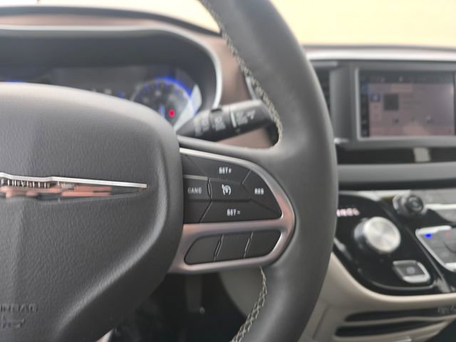 Used 2024 Chrysler Voyager LX image 18