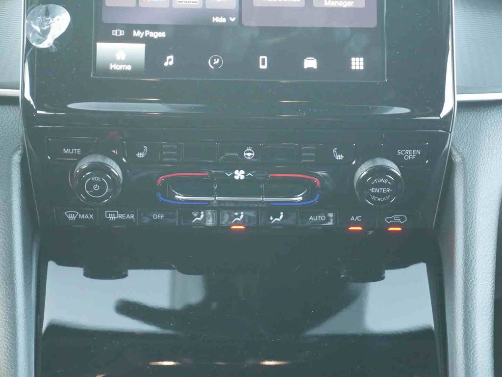 New 2025 Jeep Grand Cherokee Altitude image 6