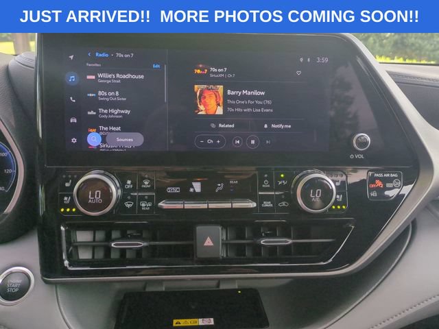 Used 2025 Toyota Highlander Limited FWD image 24
