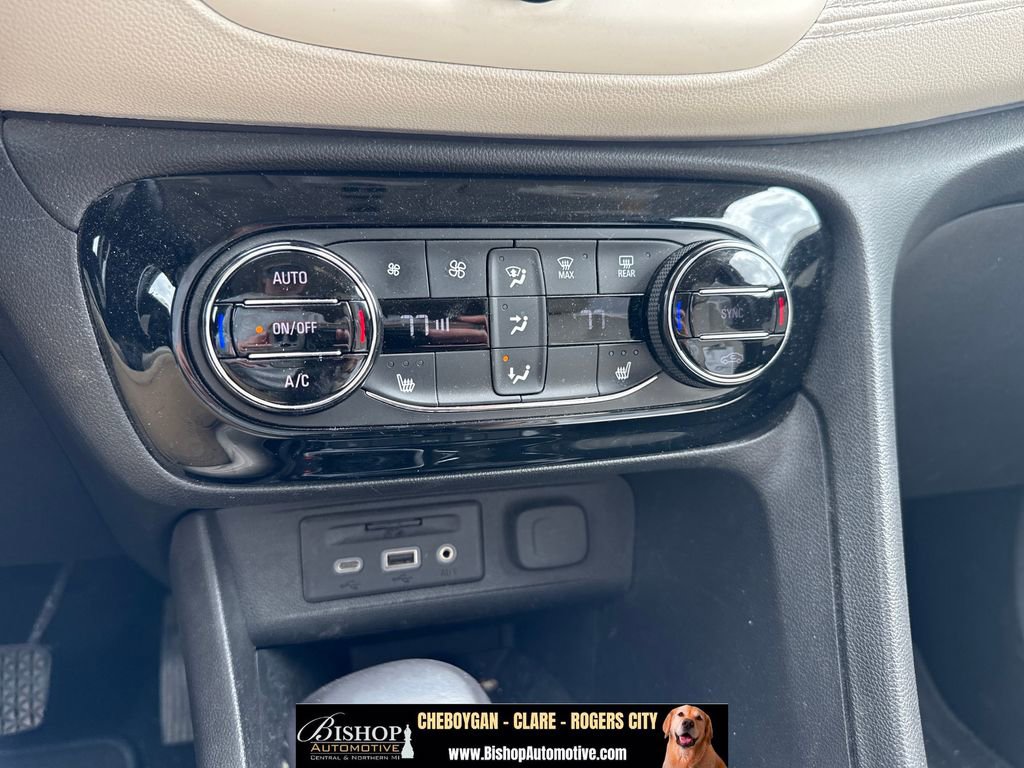 Used 2020 Buick Encore GX Essence w/ Experience Buick Package FWD image 20