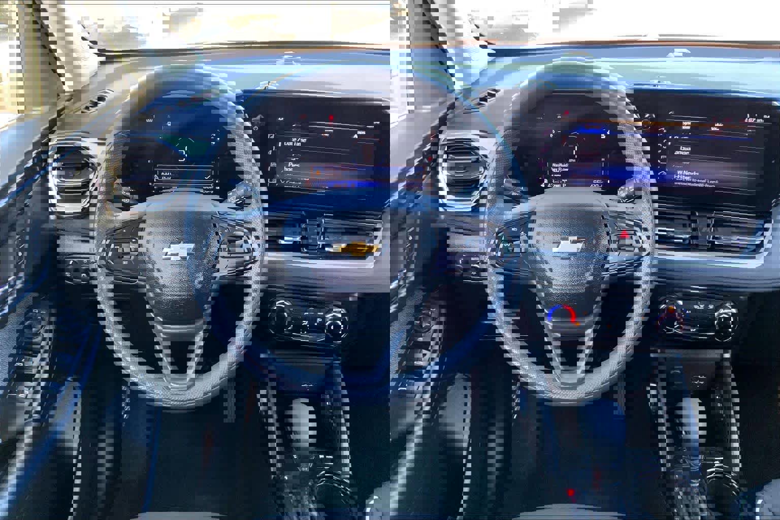 Used 2024 Chevrolet TrailBlazer LT w/ Driver Confidence Package image 6