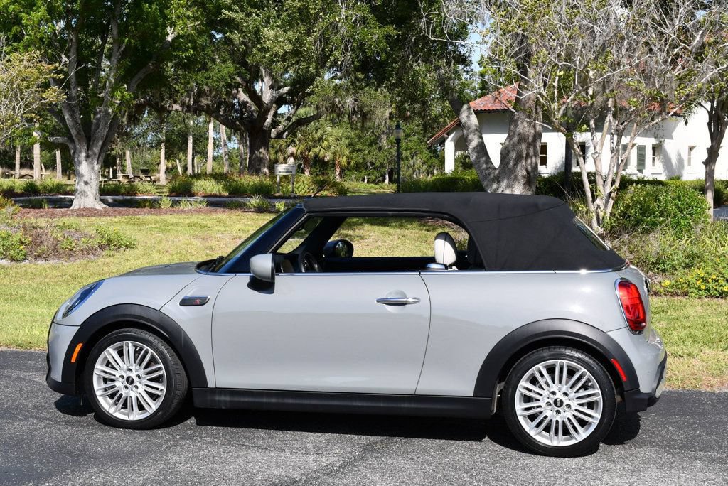 Used 2023 MINI Cooper S w/ Signature Upholstery Package FWD image 4