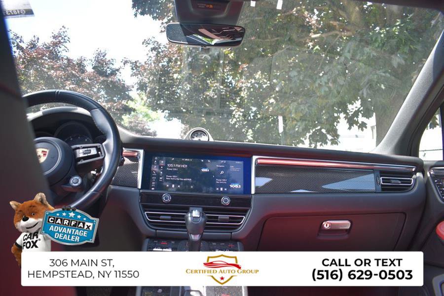 Used 2023 Porsche Macan Turbo AWD/4WD image 31