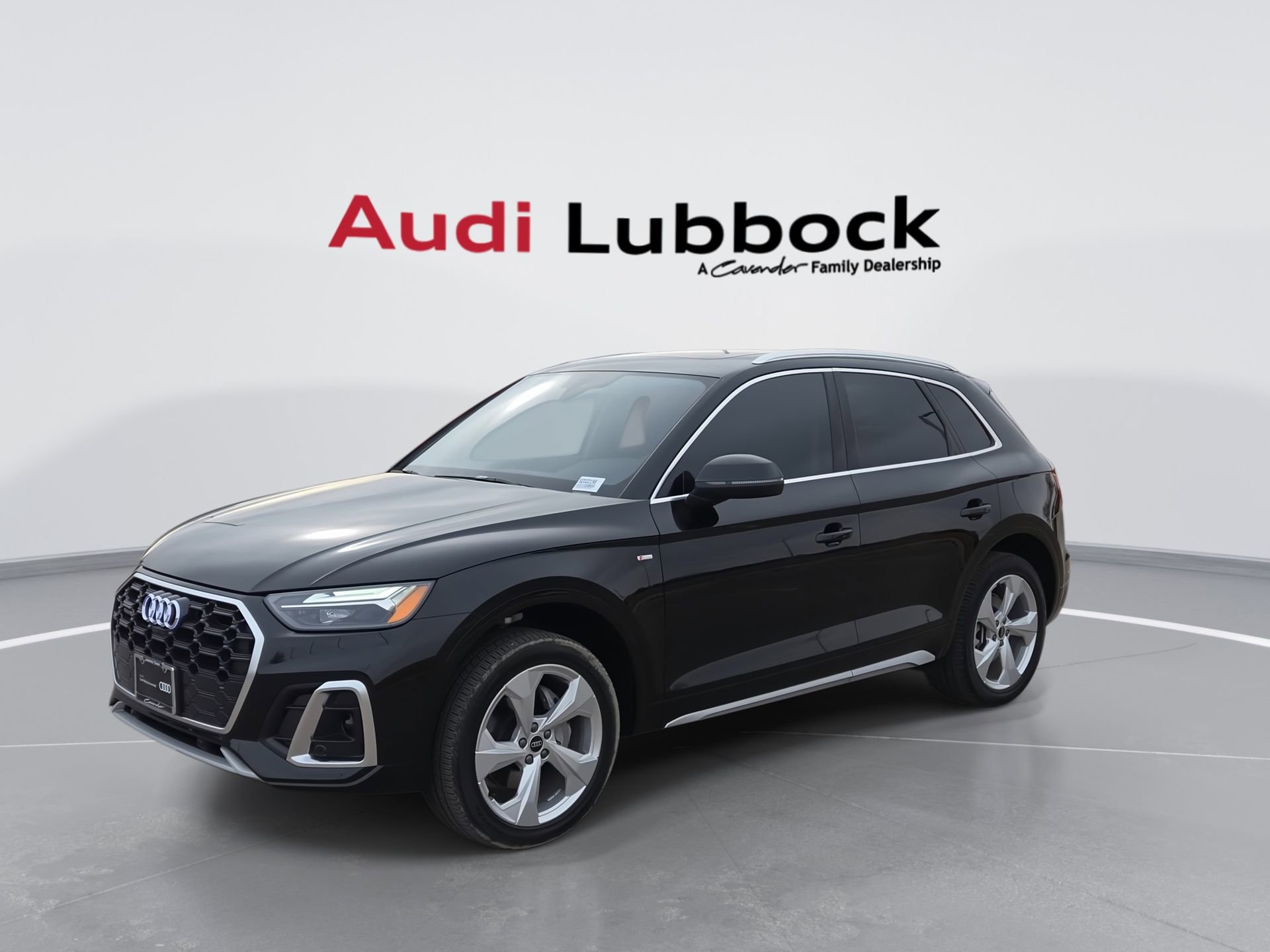 Certified 2025 Audi Q5 2.0T Premium Plus w/ Premium Plus Package image 4