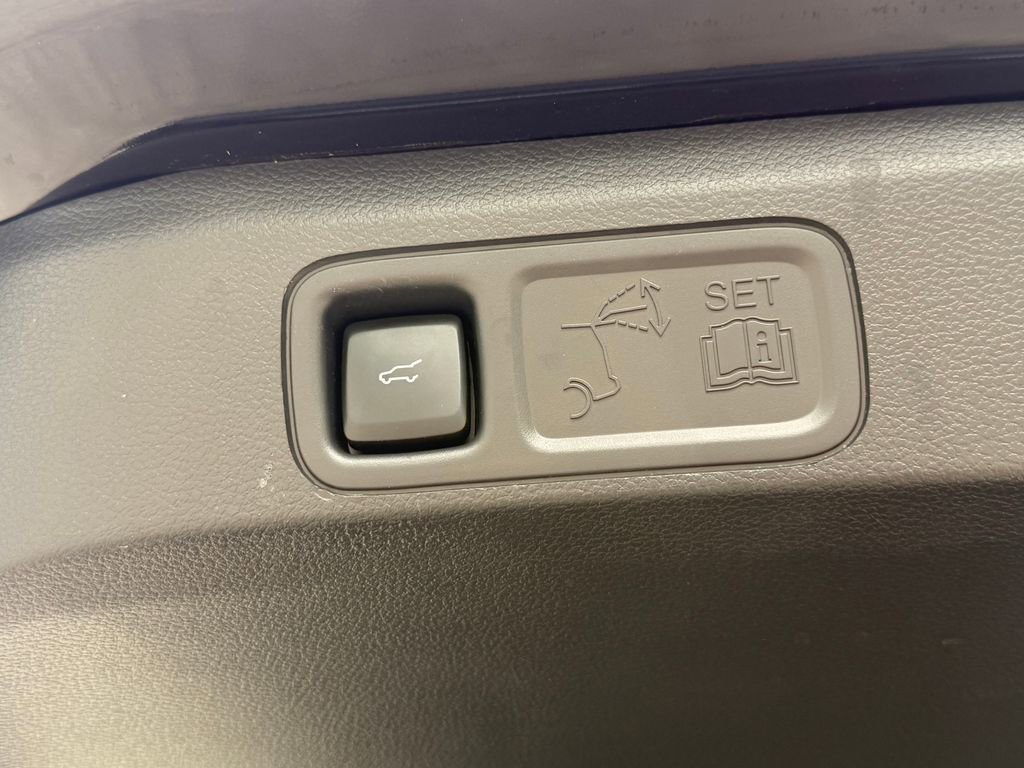 Used 2024 Lincoln Navigator Black Label AWD/4WD image 18