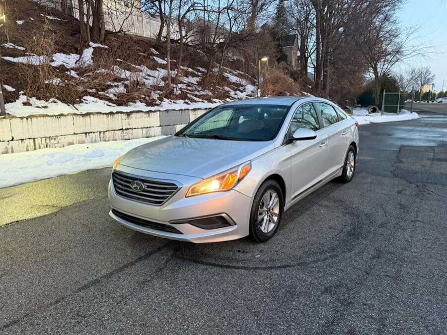 Used 2017 Hyundai Sonata SE FWD image 3