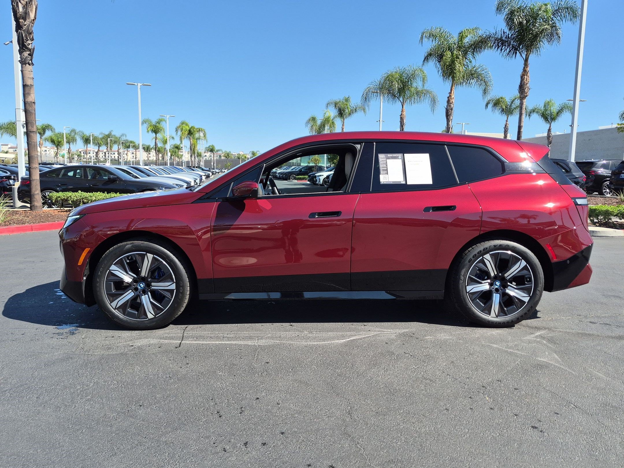Certified 2024 BMW iX xDrive50 w/ Premium Package AWD/4WD image 7