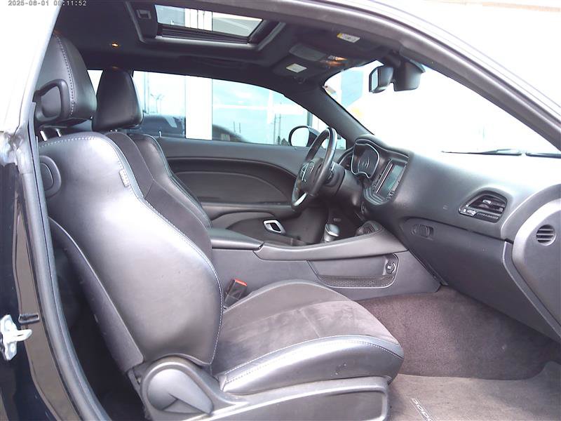 Used 2016 Dodge Challenger R/T Scat Pack w/ Leather Interior Group RWD image 8