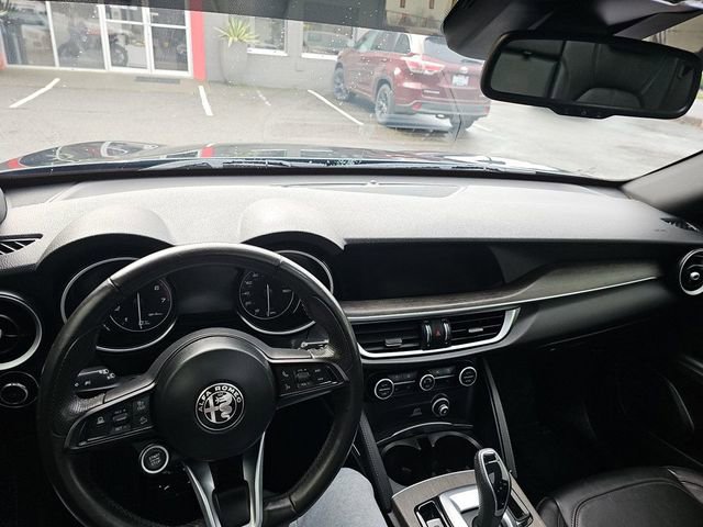 Used 2023 Alfa Romeo Stelvio Ti AWD/4WD image 29