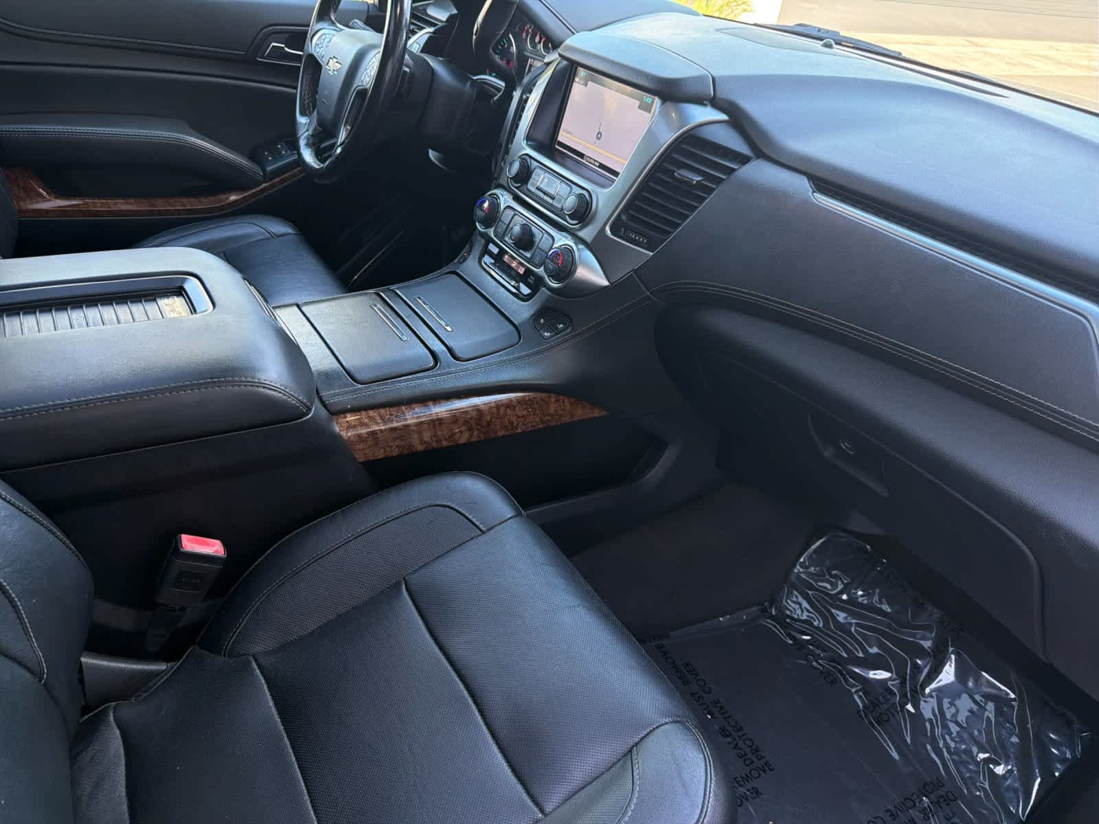 Used 2019 Chevrolet Suburban Premier AWD/4WD image 18