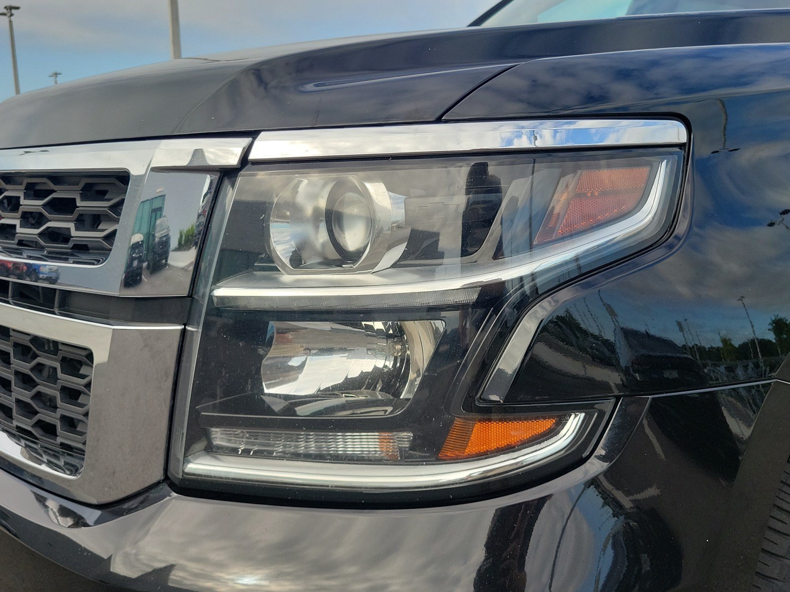 Used 2018 Chevrolet Suburban LT AWD/4WD image 10