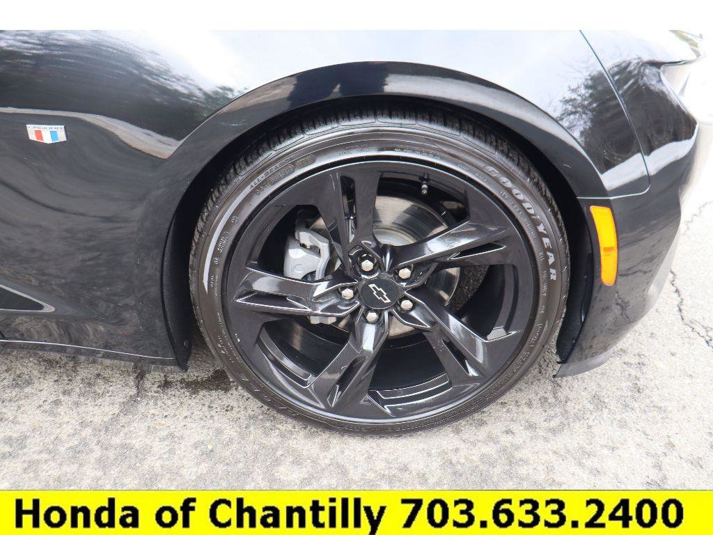 Used 2021 Chevrolet Camaro LT w/ RS Package image 23