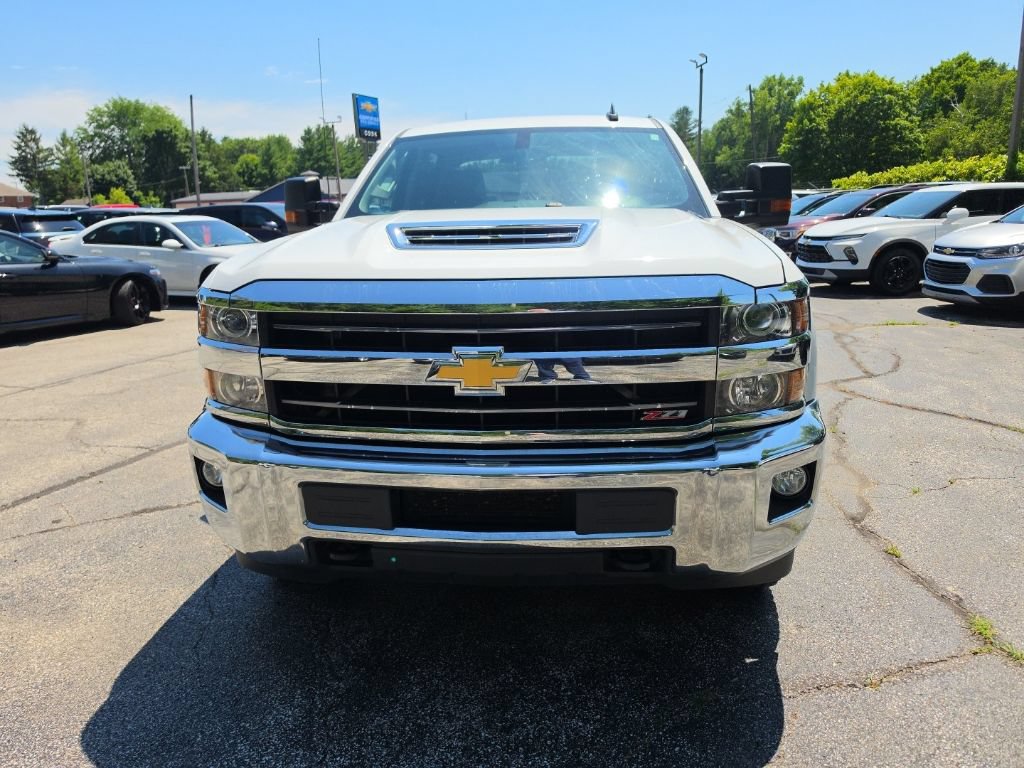 Used 2019 Chevrolet Silverado 3500 LT w/ LT Convenience Package AWD/4WD image 2