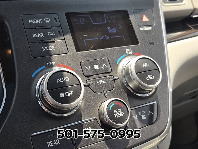 Used 2018 Toyota Sienna XLE w/ XLE Navigation Package FWD image 21