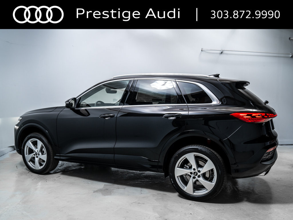 Used 2025 Audi Q5 Premium Plus w/ Premium Plus AWD/4WD image 3