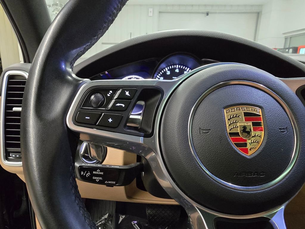 Used 2023 Porsche Cayenne image 19