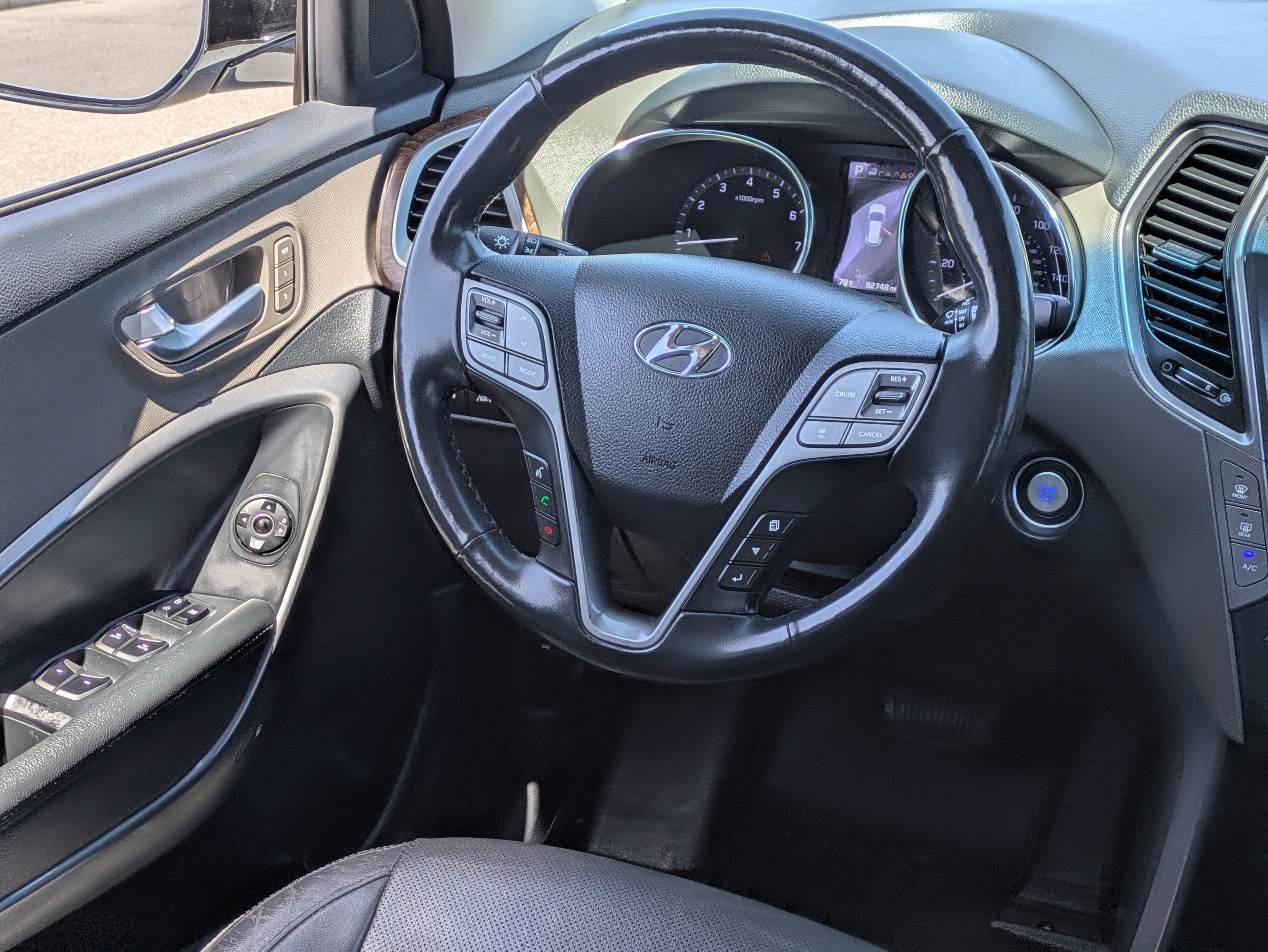 Used 2018 Hyundai Santa Fe Limited FWD image 17