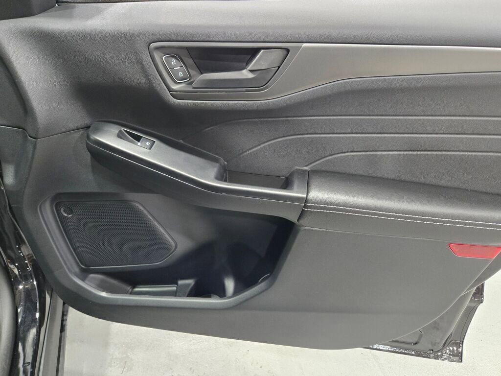 New 2025 Ford Escape Active w/ Cold Weather Package image 9