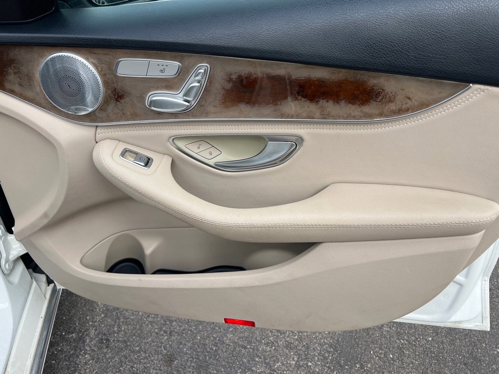 Used 2015 Mercedes-Benz C 300 4MATIC Sedan image 38