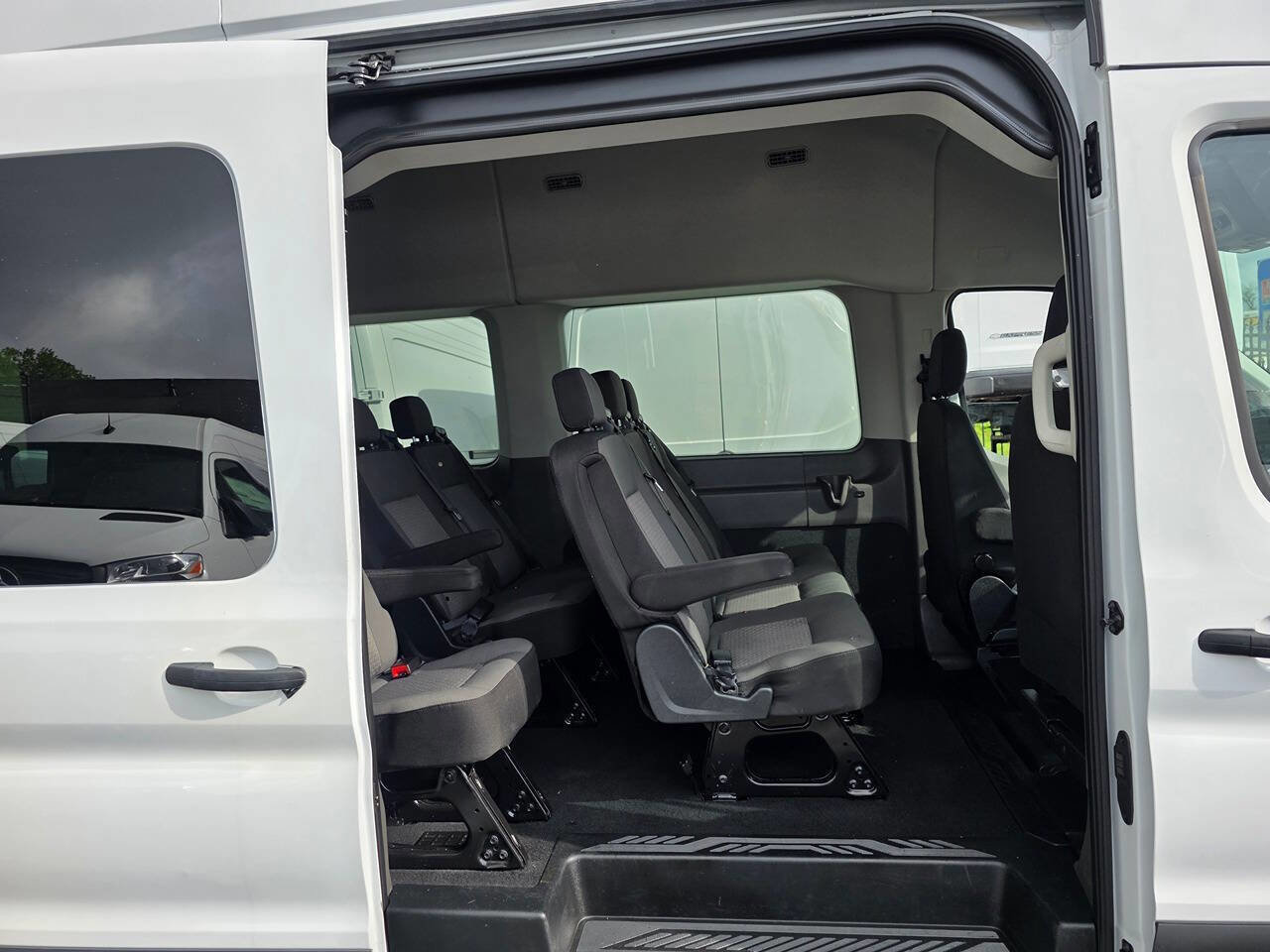 Used 2024 Ford Transit 350 XLT RWD image 20