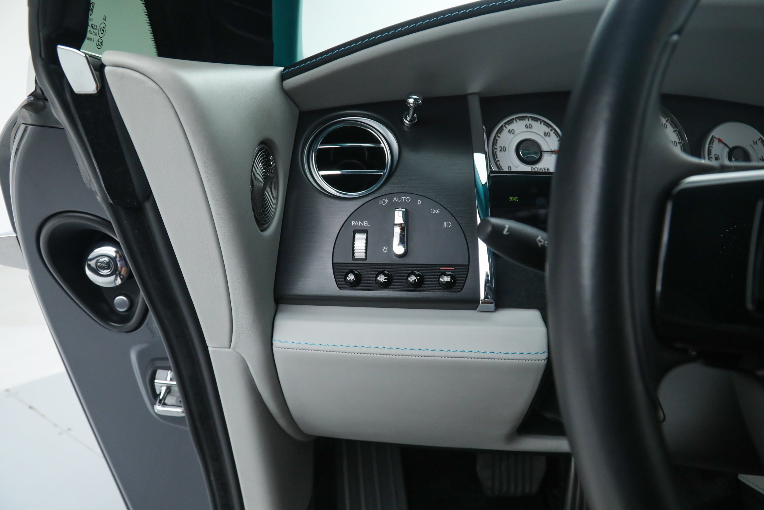 Used 2021 Rolls-Royce Wraith RWD image 29