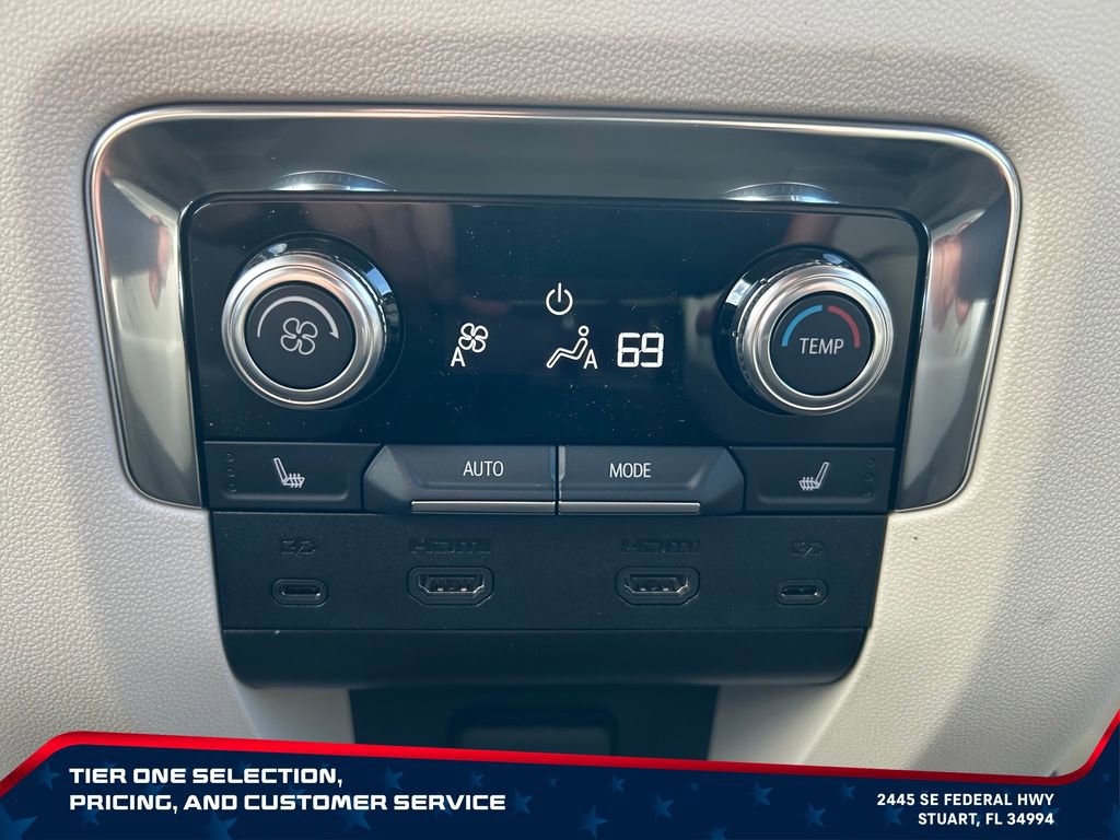 New 2026 GMC Yukon XL Denali w/ Denali Reserve Package AWD/4WD image 16