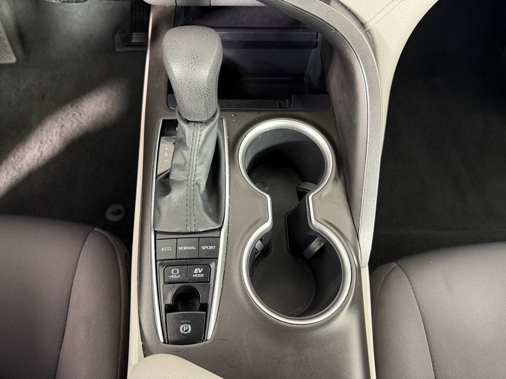 Used 2022 Toyota Camry LE image 18