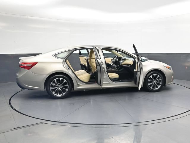 Used 2016 Toyota Avalon XLE Premium FWD image 40