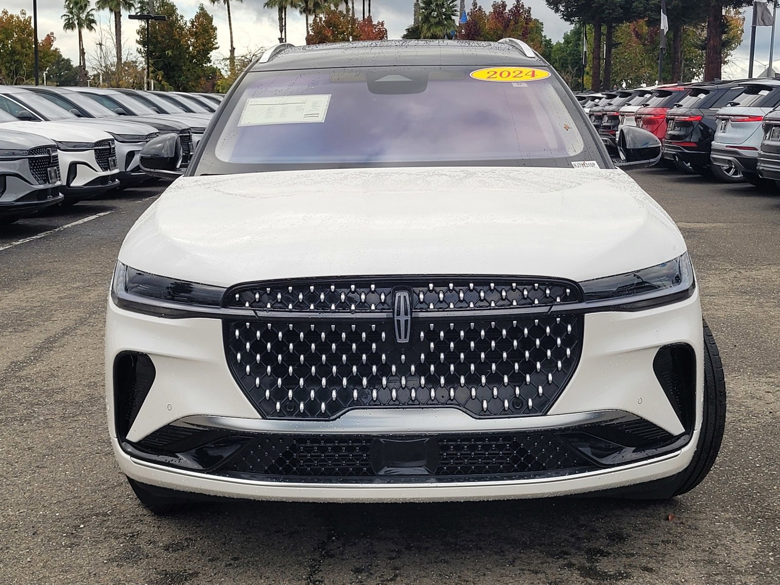 Certified 2024 Lincoln Nautilus Reserve w/ Equipment Group 202A image 2