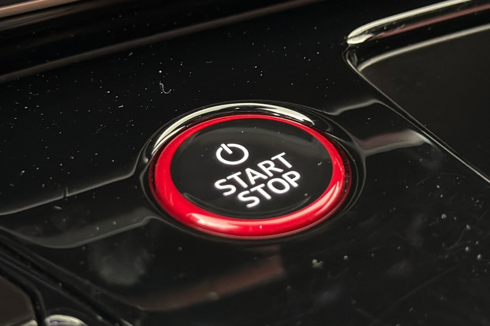 Certified 2024 Audi RS e-tron GT w/ Carbon Performance Package image 21