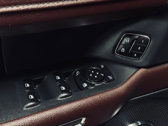 Used 2024 Ford Expedition Limited image 17