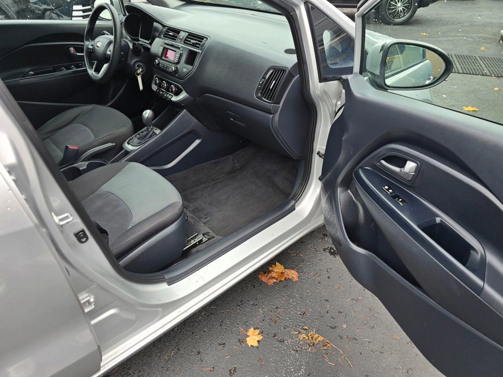 Used 2015 Kia Rio LX w/ Power Package image 10