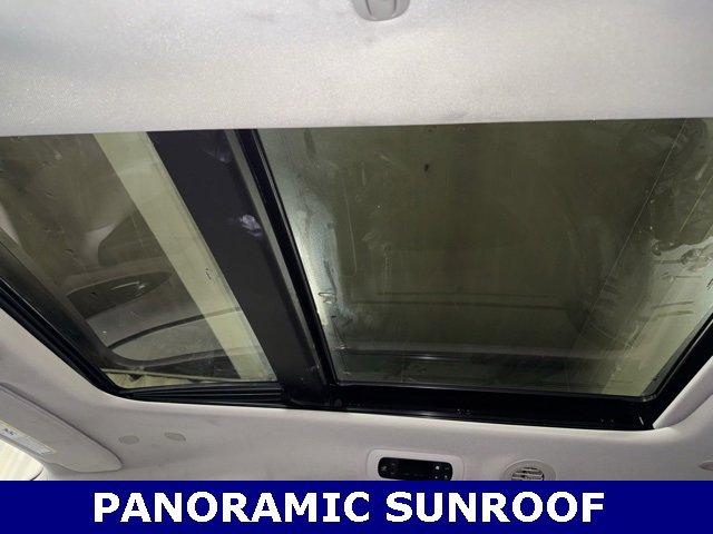 Used 2024 Chrysler Pacifica Limited image 28