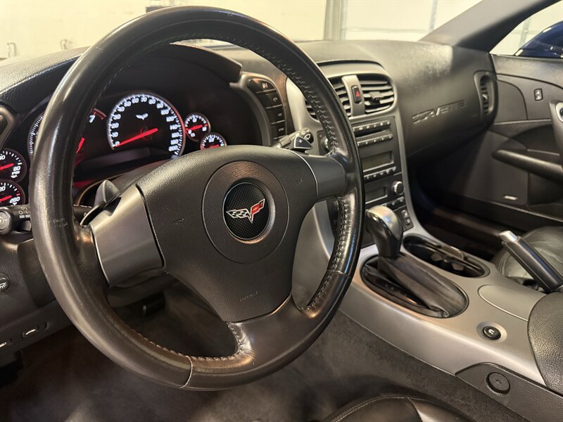 Used 2006 Chevrolet Corvette Coupe w/ Preferred Equipment Group RWD image 21