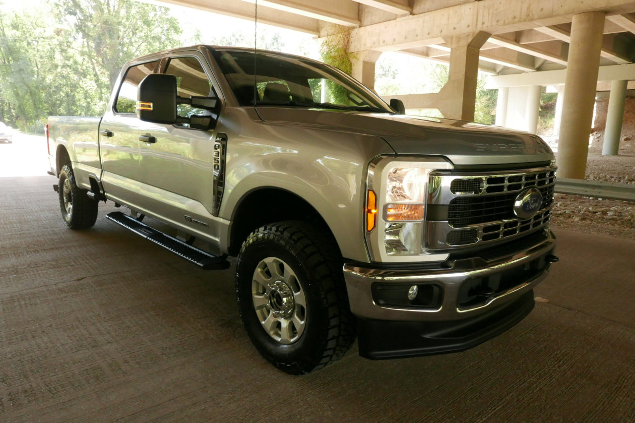 Used 2024 Ford F350 XLT image 30