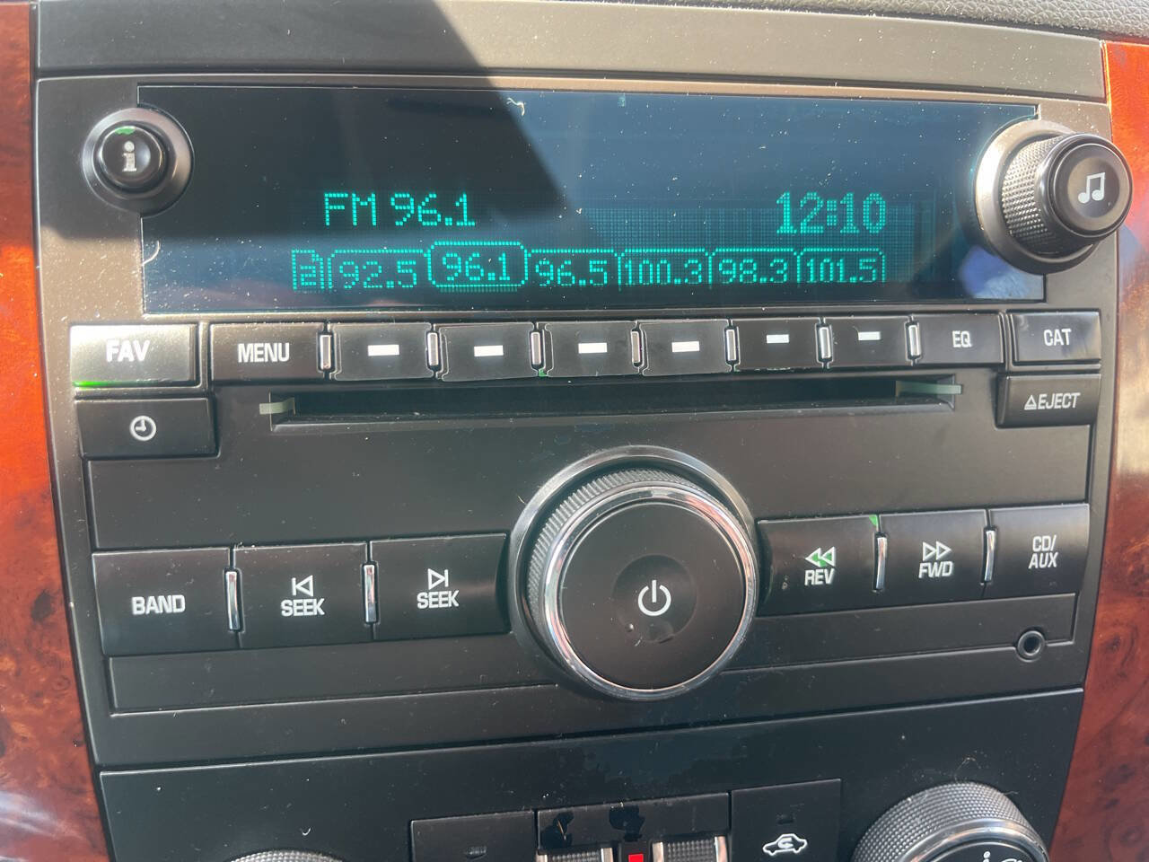 Used 2013 Chevrolet Suburban 2500 LS w/ Convenience Package 1 image 17