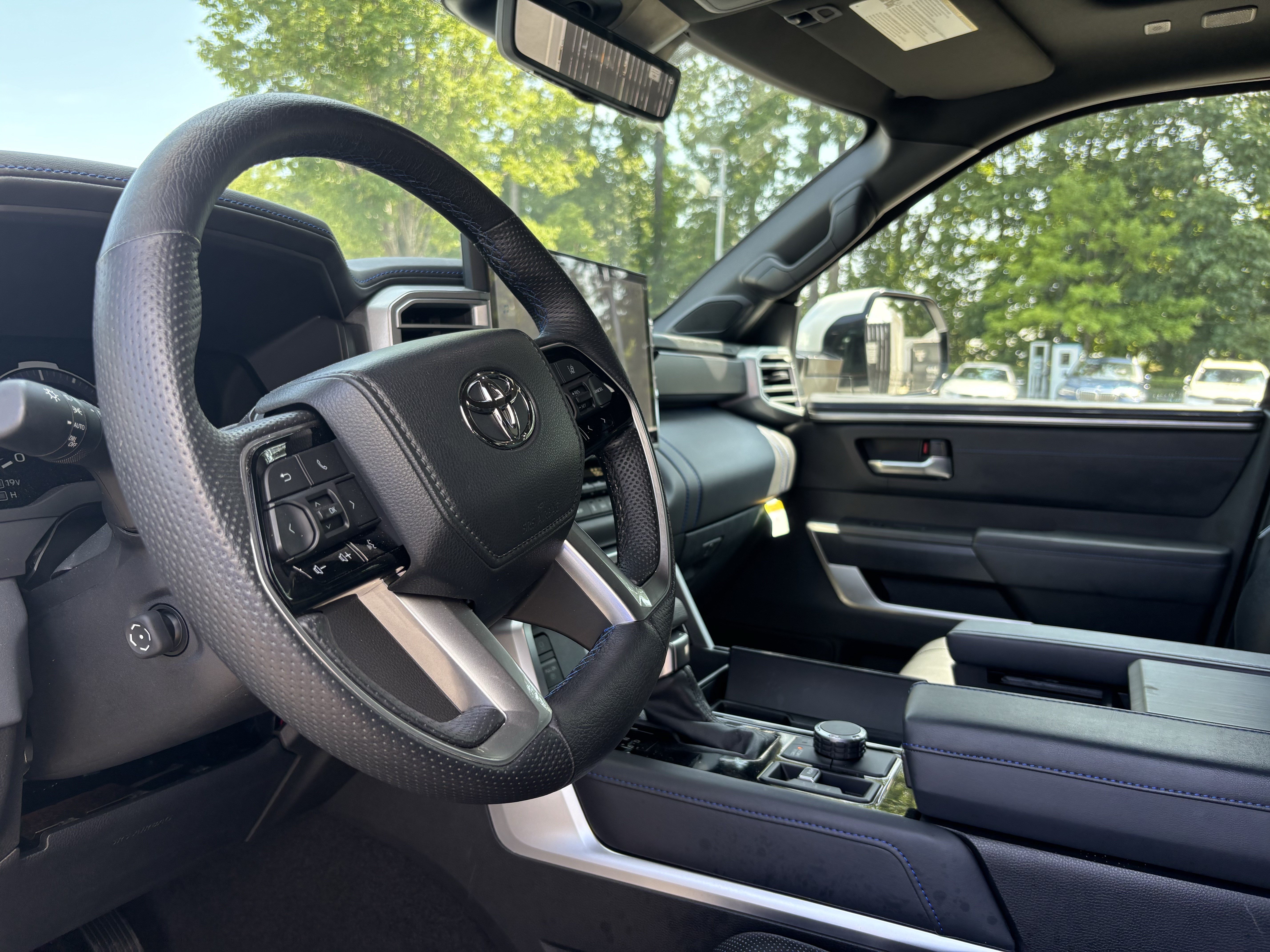 Used 2022 Toyota Tundra Platinum w/ Advanced Package AWD/4WD image 32